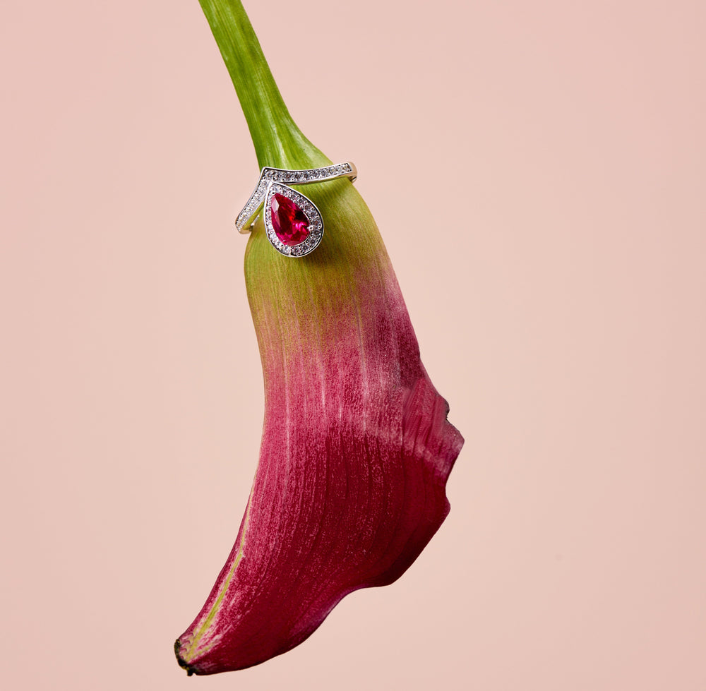 Agnès Red Teardrop Open Ring