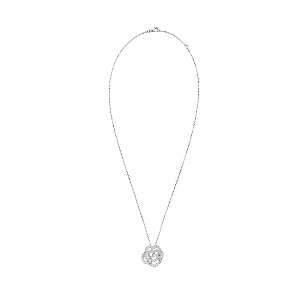 Alysson White Floral Rose Necklace