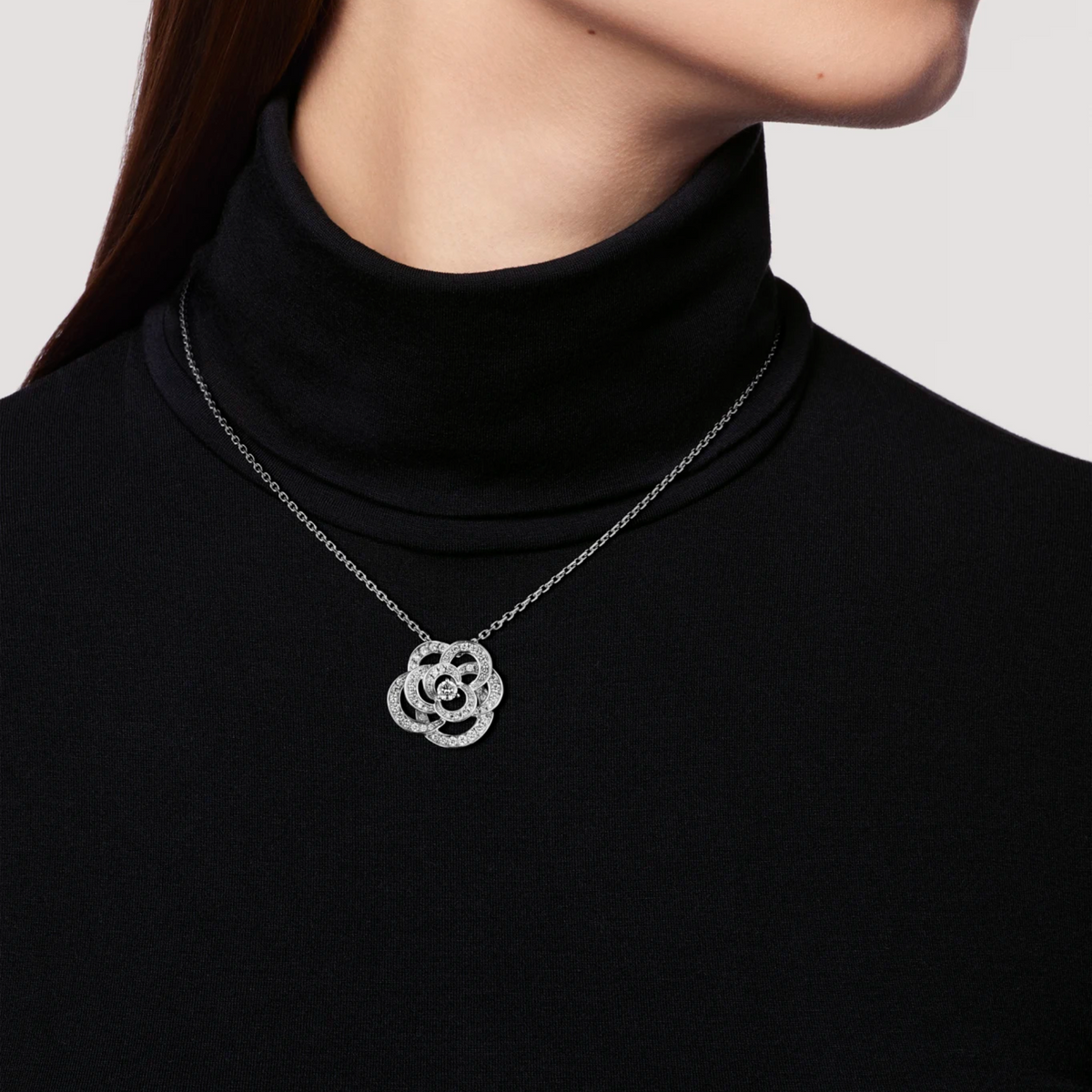 Alysson White Floral Rose Necklace