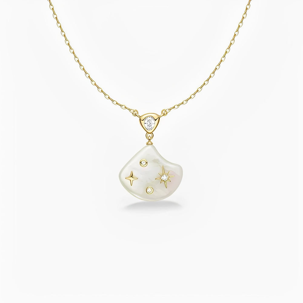 Asymétrique Gold Star Shell Necklace