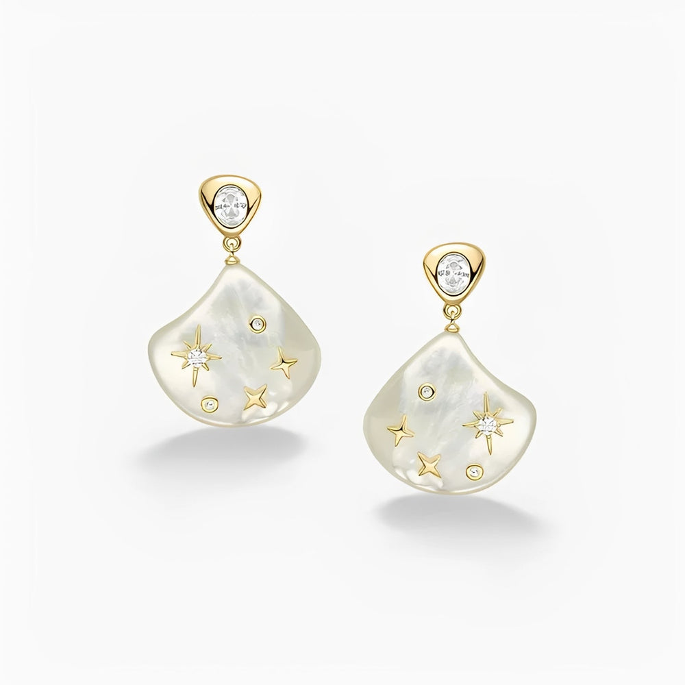 Asymétrique Gold Star Shell Stud Earrings