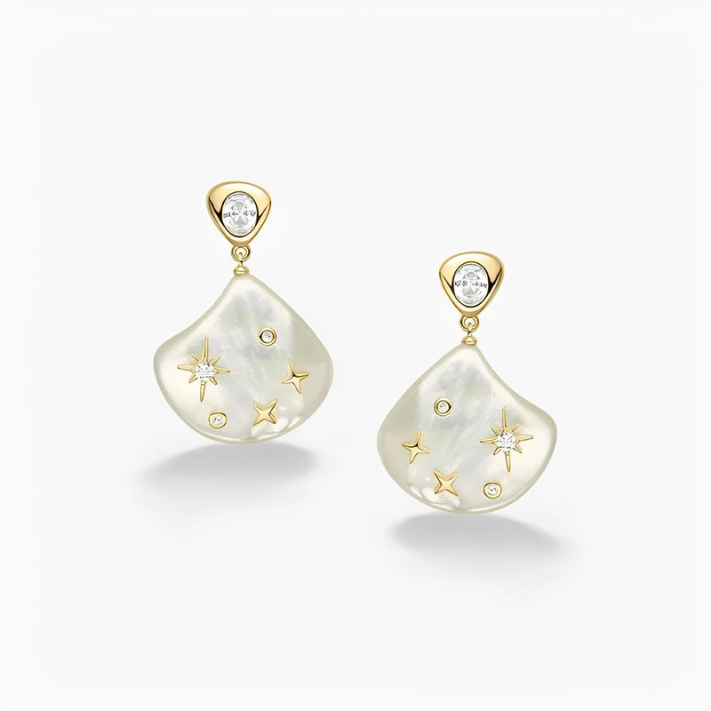 Asymétrique Gold Star Shell Stud Earrings