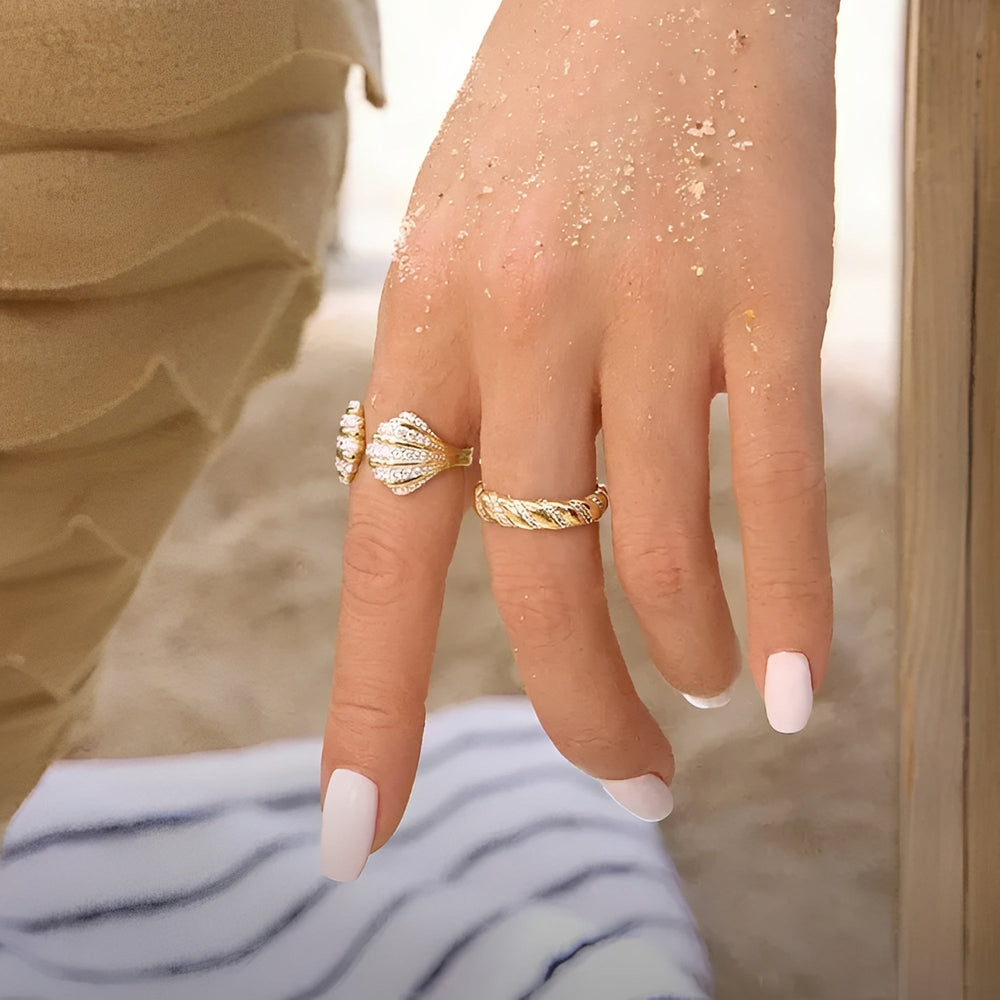 Azélie Gold Shell Open Ring