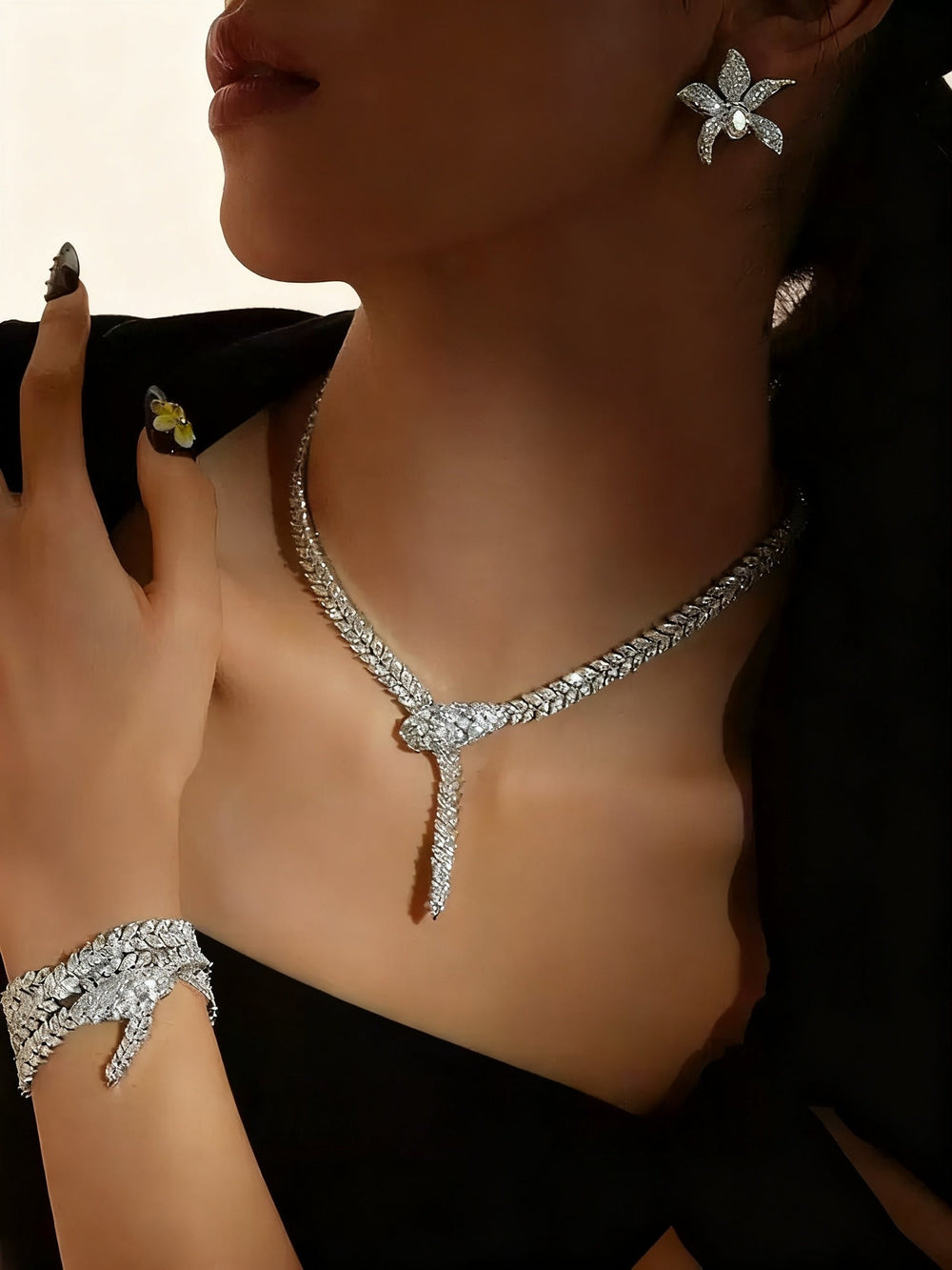 Baldlind White Snake Necklace