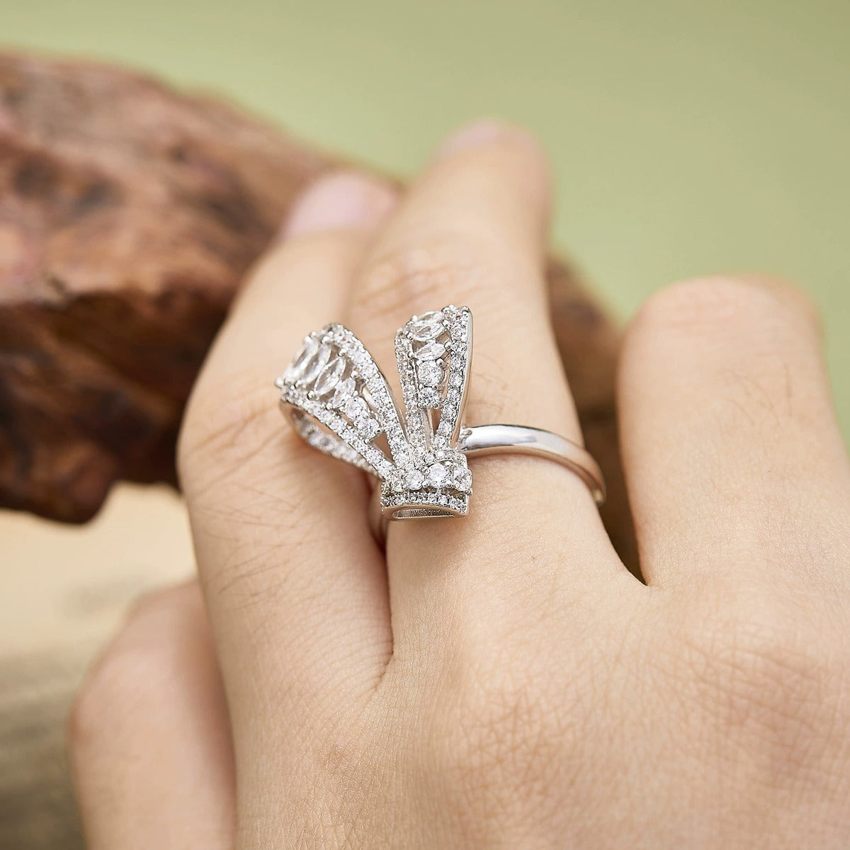 Basiline White Butterfly Bow Ring