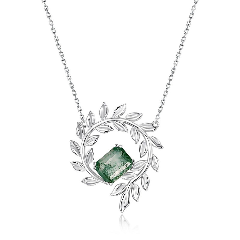 Benoîte Green Moss Leaf-Wreath Necklace