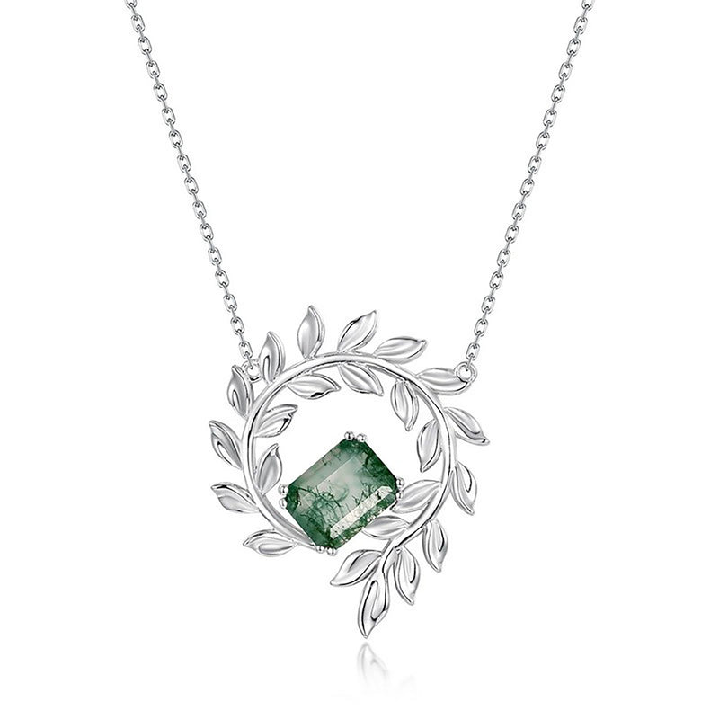 Benoîte Green Moss Leaf-Wreath Necklace