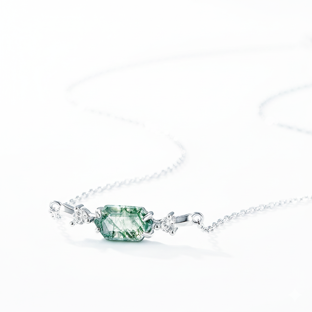 Bérengère Green Moss Rectangular Necklace