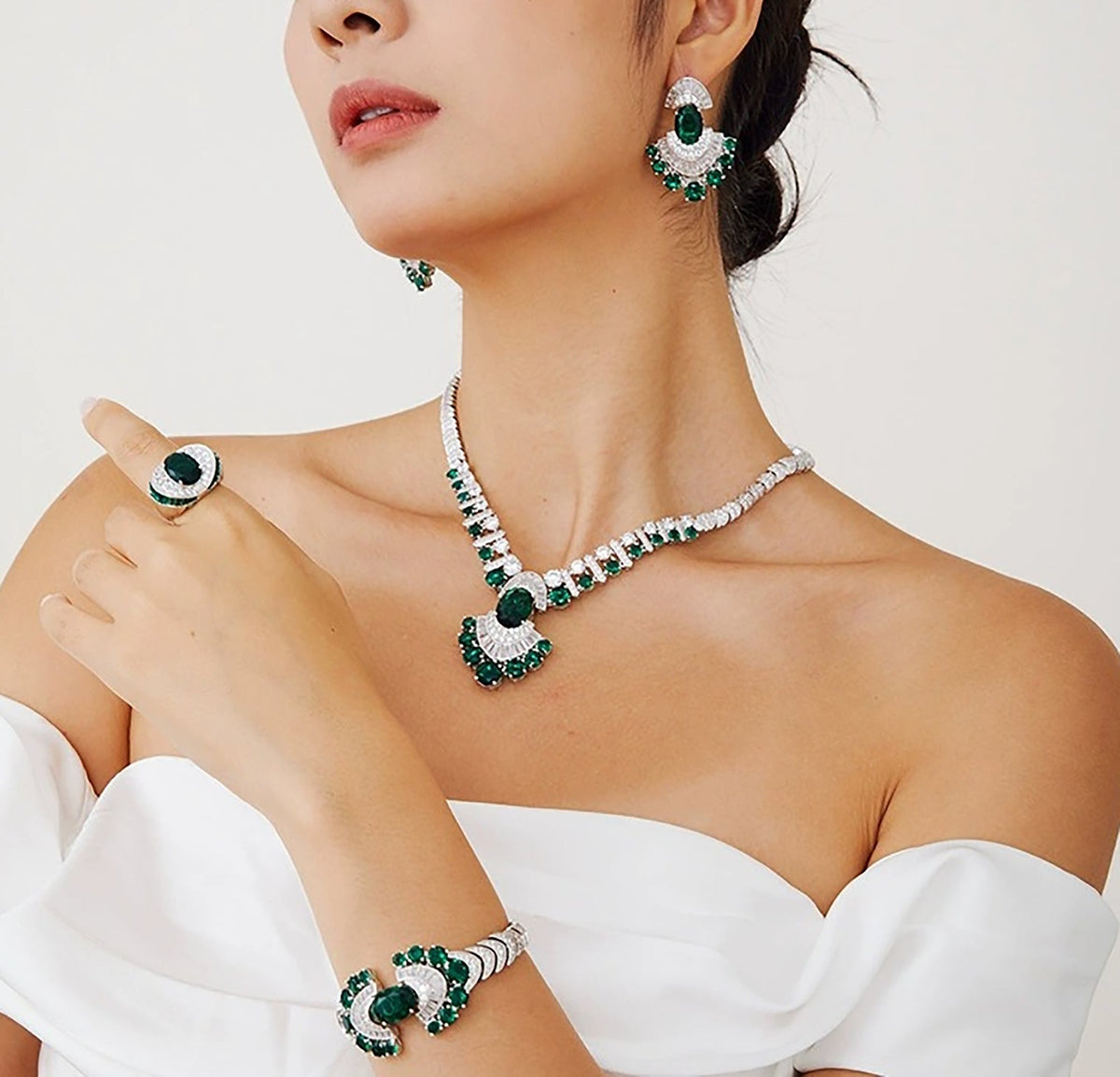 Brunrun Fan Drop Earrings