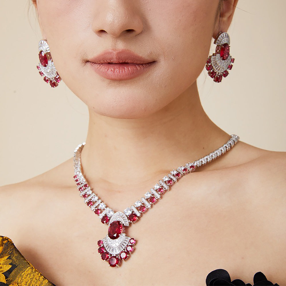 Brunrun Geometric Fan Necklace