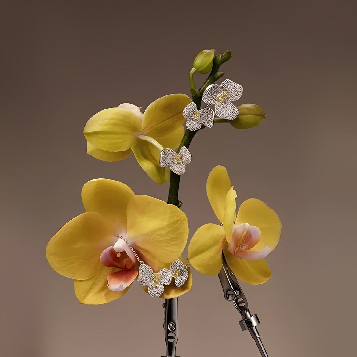 Chloële Yellow Floral Earrings
