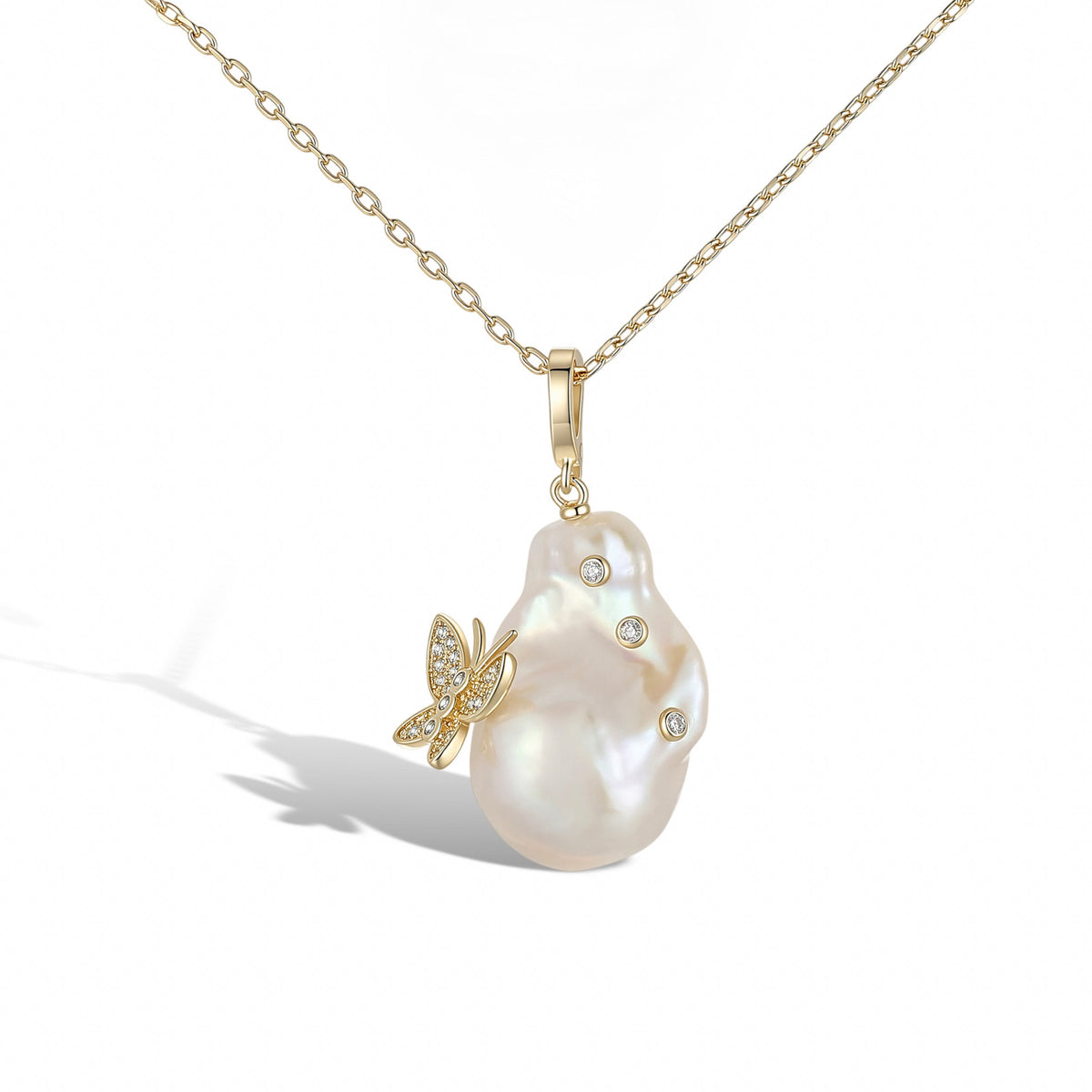 Douceur Baroque Butterfly Pearl Necklace