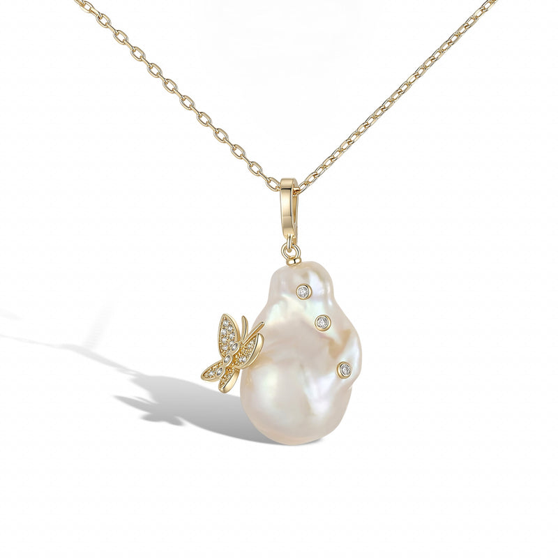 Douceur Baroque Butterfly Pearl Necklace