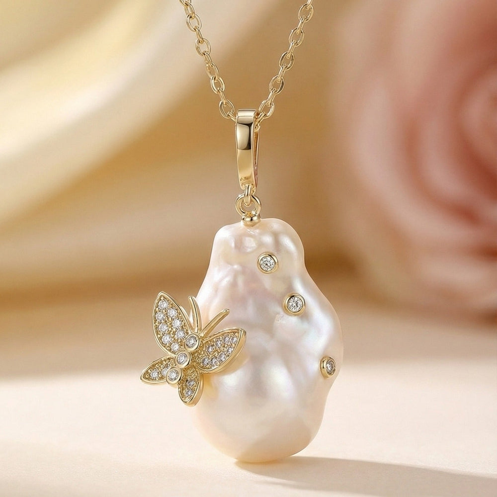 Douceur Baroque Butterfly Pearl Necklace