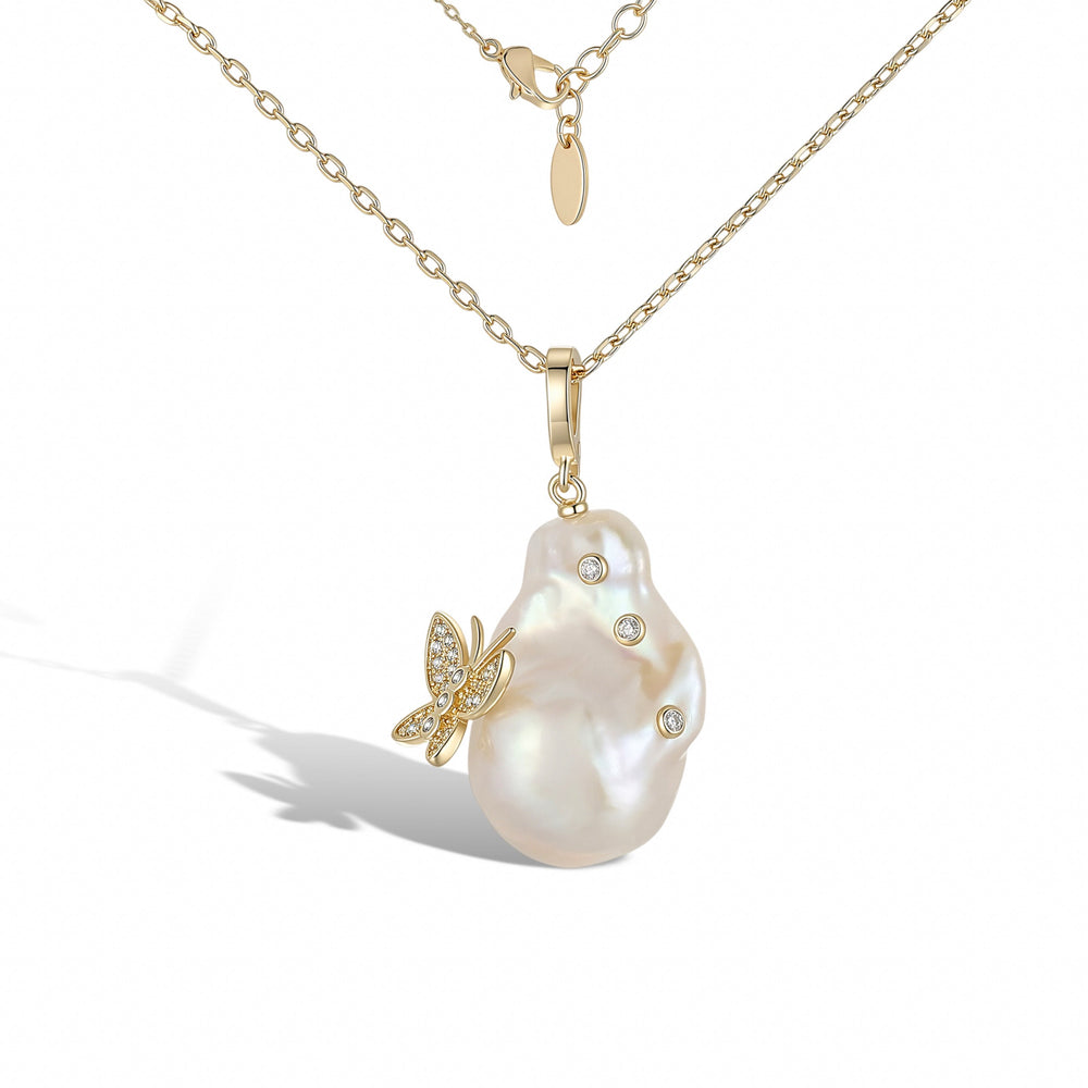Douceur Baroque Butterfly Pearl Necklace
