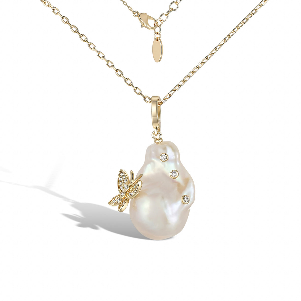Douceur Baroque Butterfly Pearl Necklace