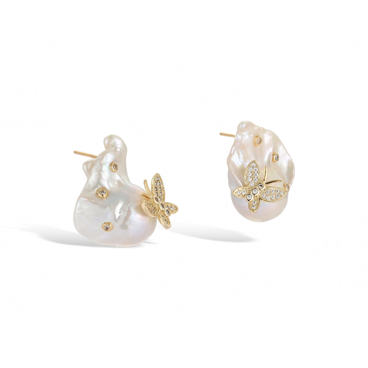 Douceur Baroque Butterfly Pearl Stud Earrings