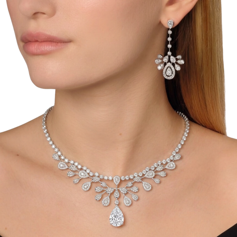 Éloane Teardrop Necklace