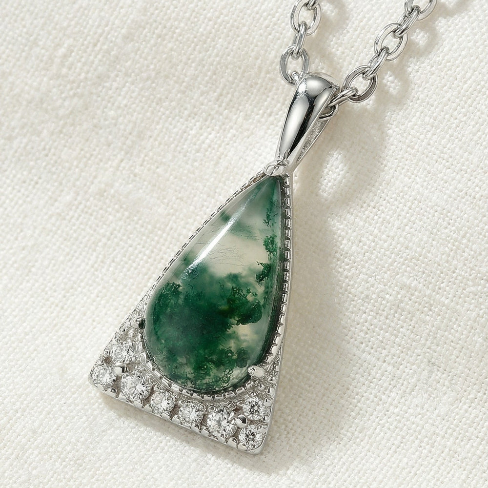 Éloïse Moss Green Teardrop Necklace