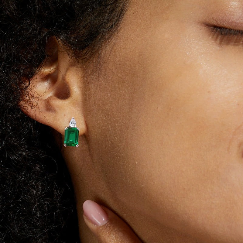 Élyse Green Teardrop Stud Earrings