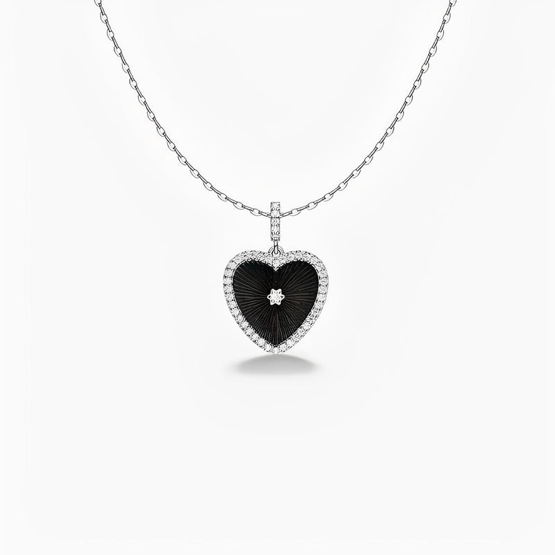 Émaillé Black Shell Heart Necklace
