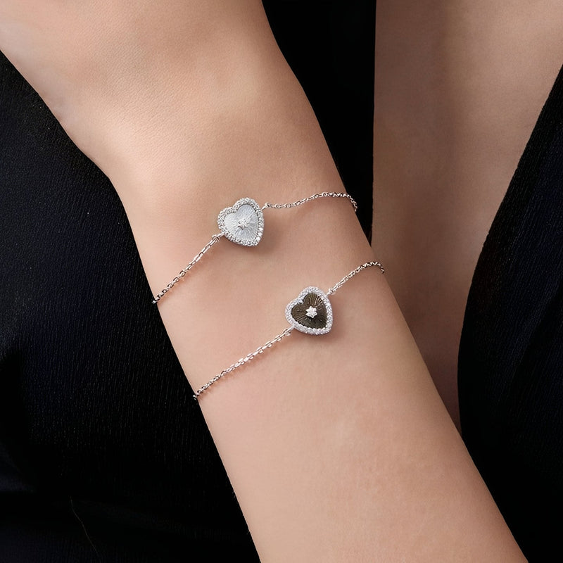 Émaillé White Shell Heart Bracelet