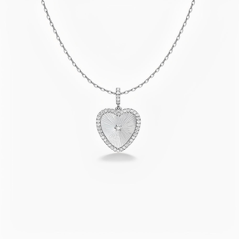 Émaillé White Shell Heart Necklace