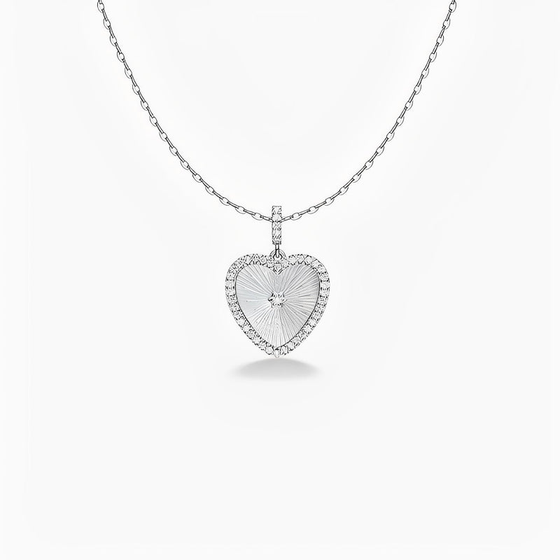 Émaillé White Shell Heart Necklace