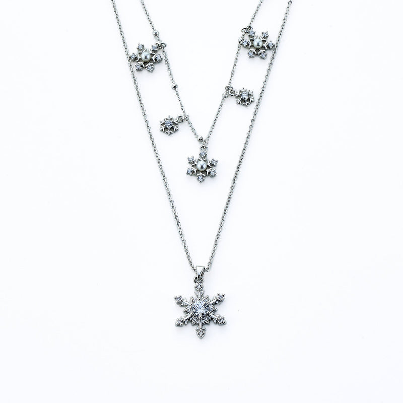 Épanoui White Snowflake Layer Necklace
