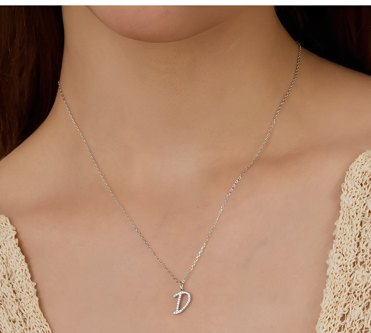 Érica White Initial Letter Necklace