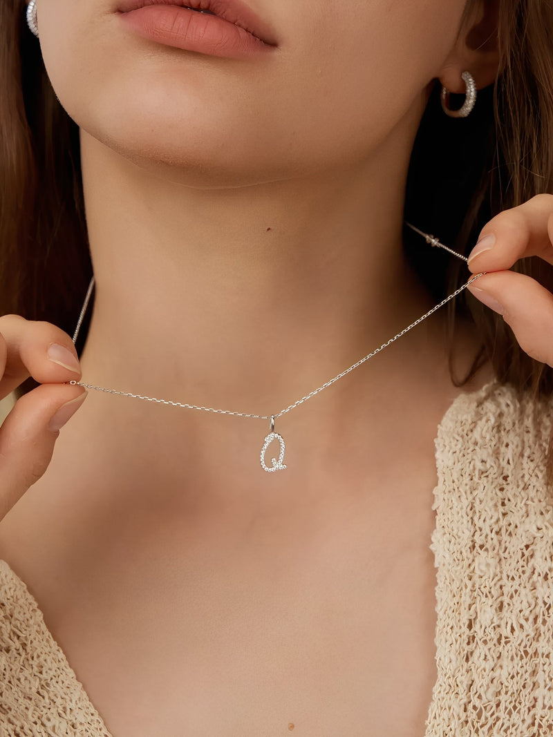 Érica White Initial Letter Necklace