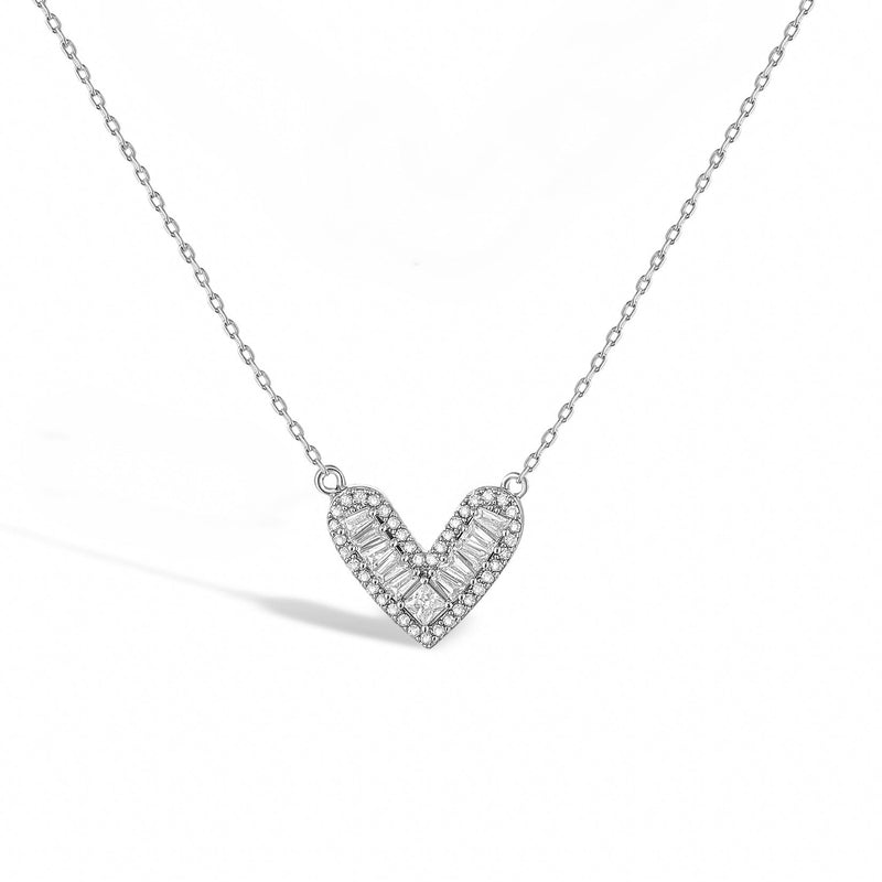 Évelyne White Heart Necklace