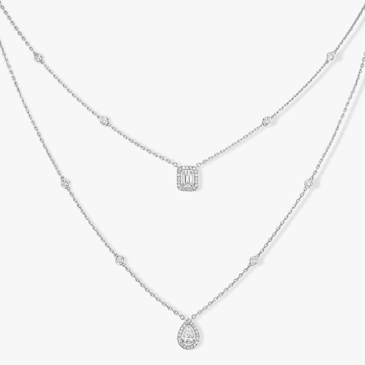 Évita White Teardrop Necklace