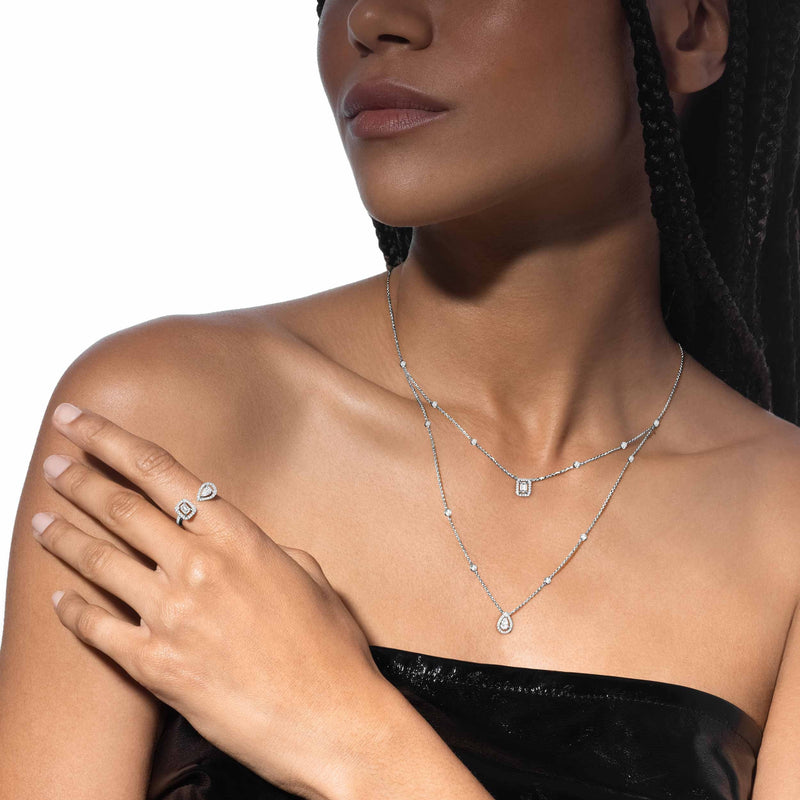 Évita White Teardrop Necklace