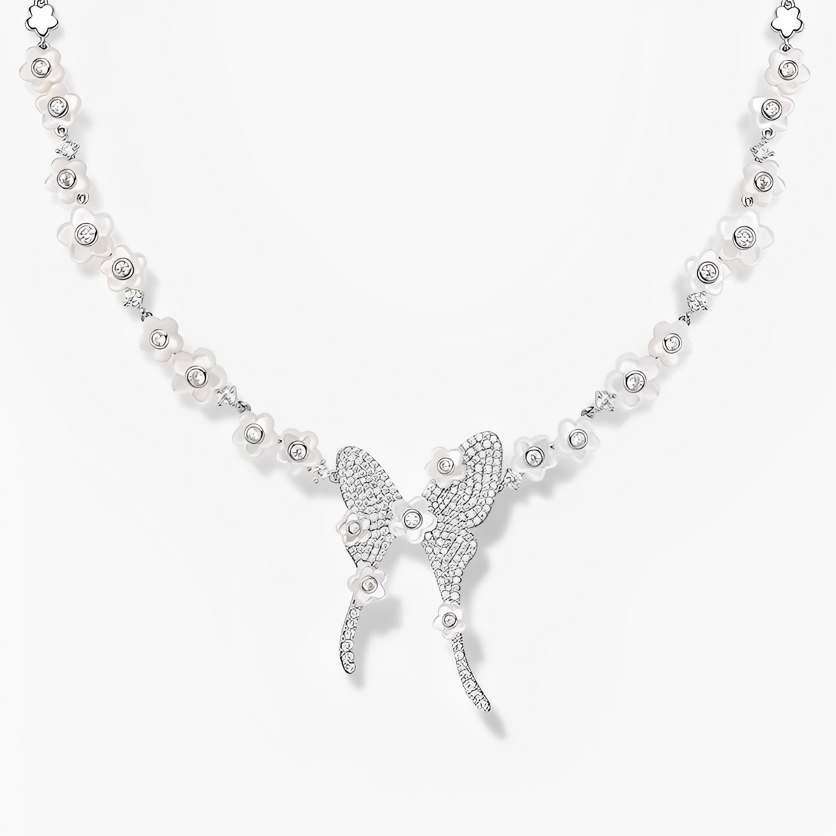 Féminin White Butterfly Necklace