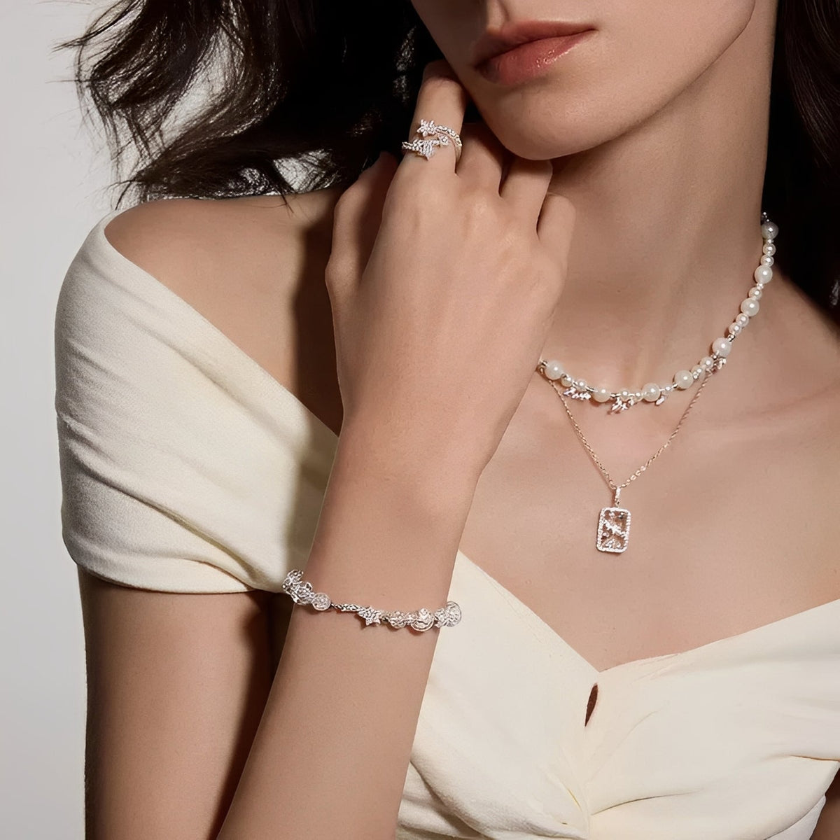 Févrielle White Star Bracelet