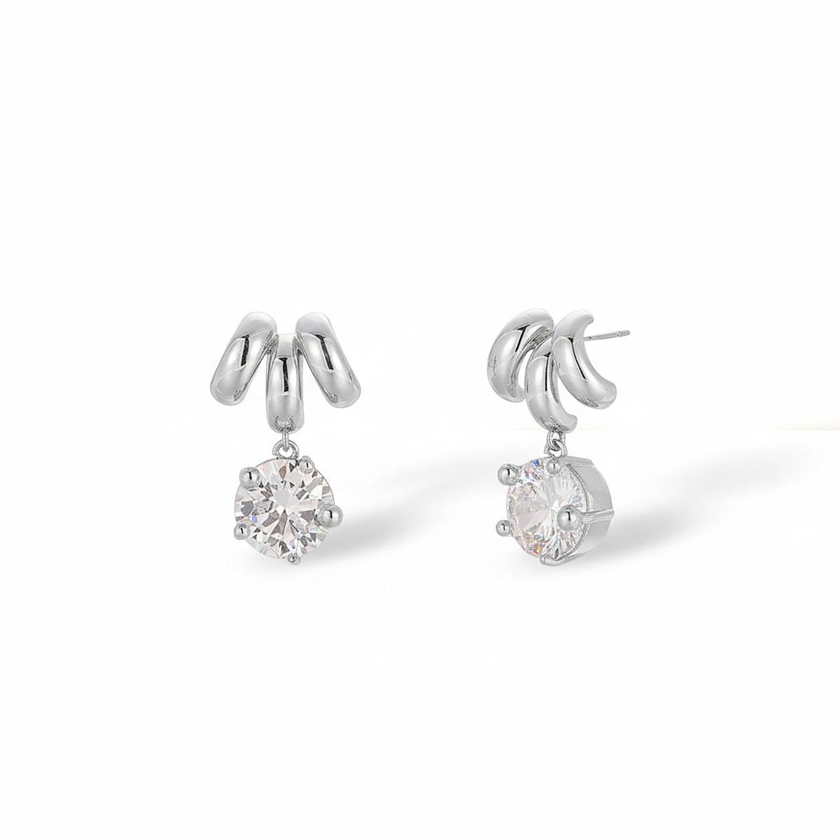 Florentine 14K Gold M Shape Earrings