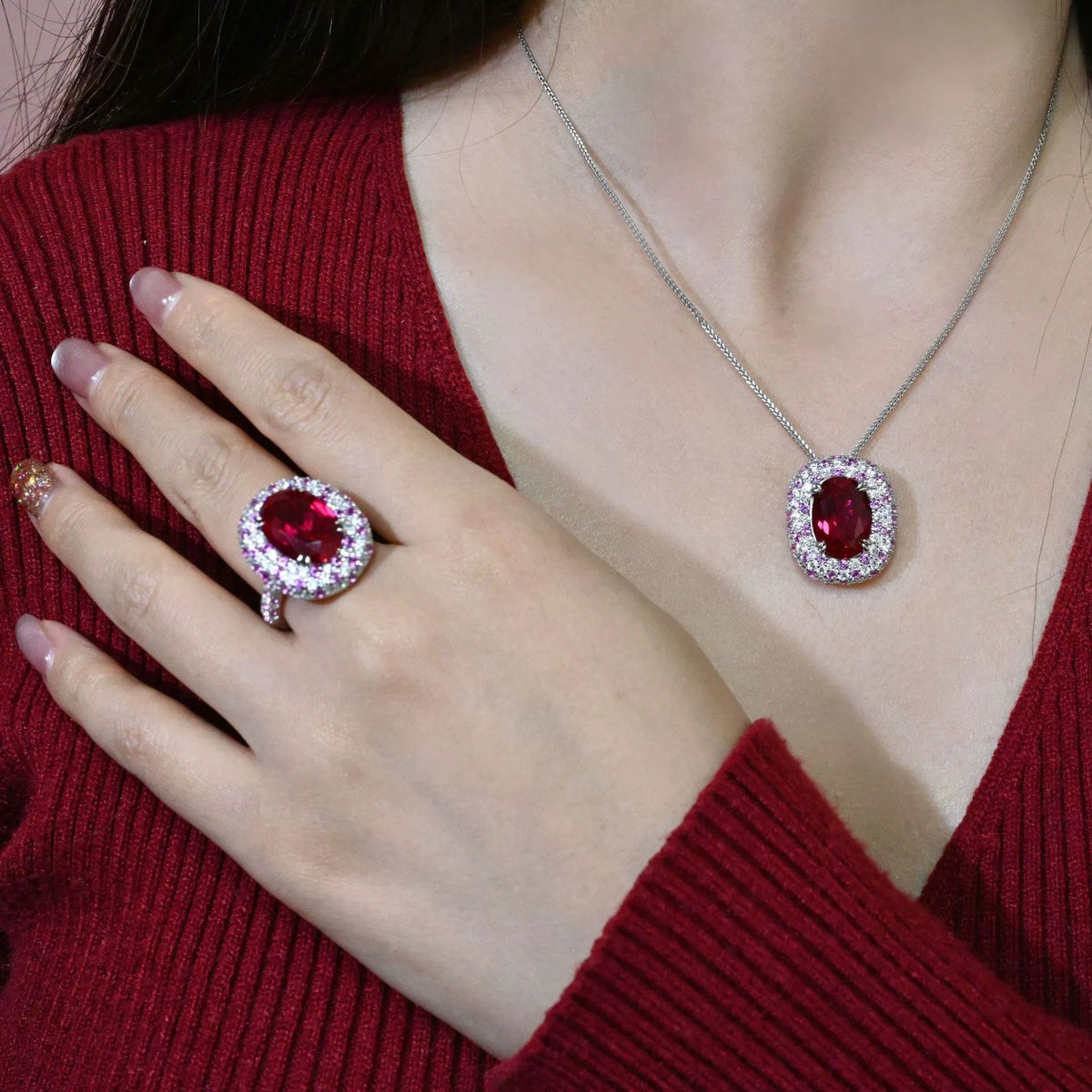 Gidèle Red Oval Necklace