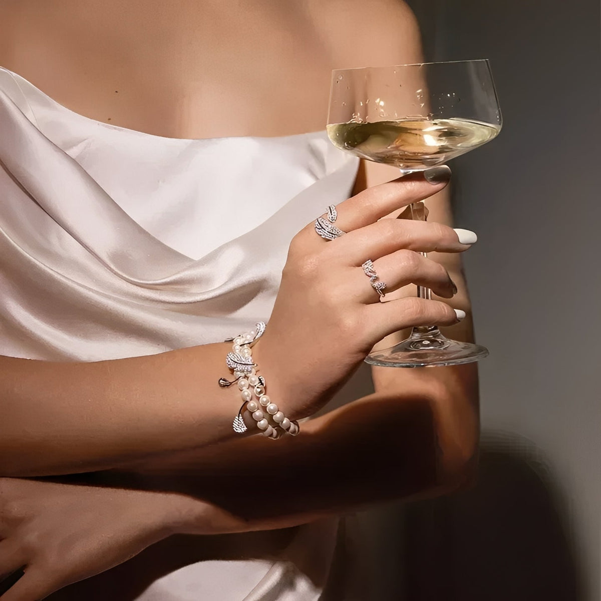 Giswind White Leaf Bracelet
