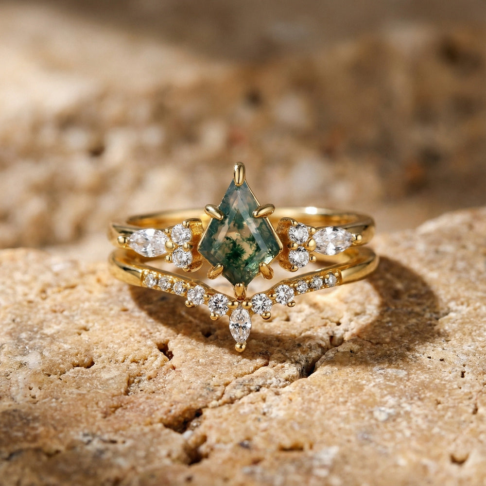 Gitane Moss Triangular Ring Set