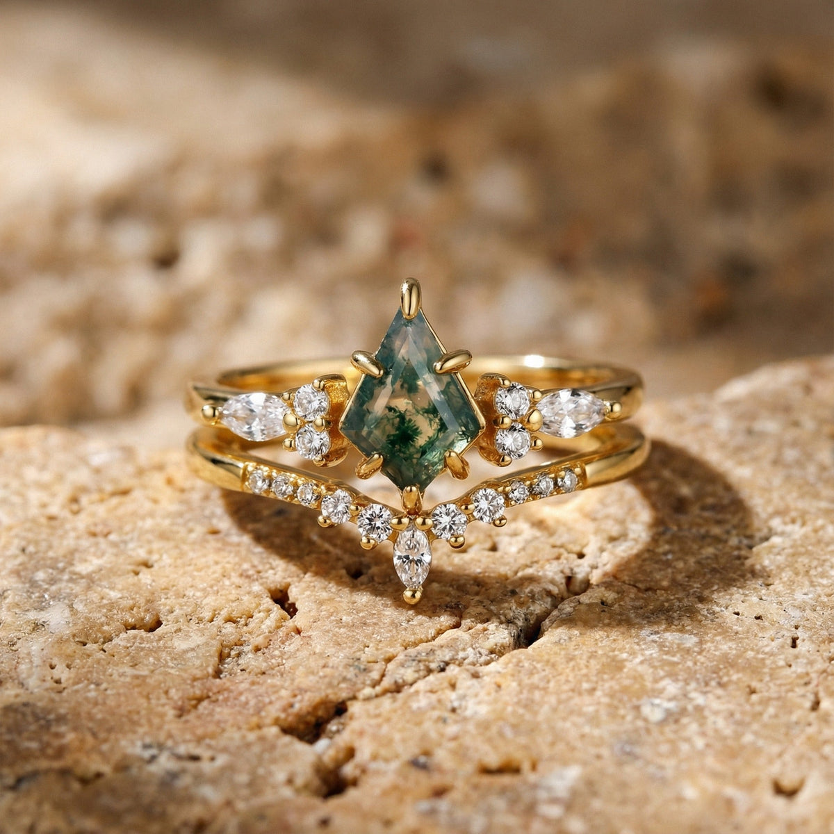 Gitane Moss Triangular Ring Set