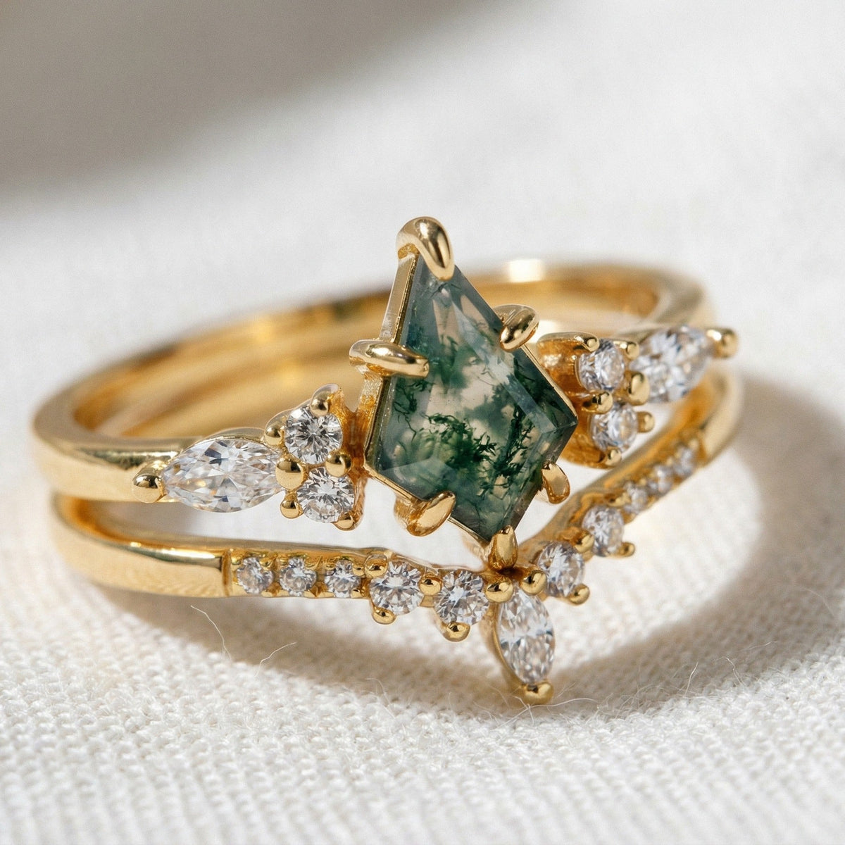 Gitane Moss Triangular Ring Set