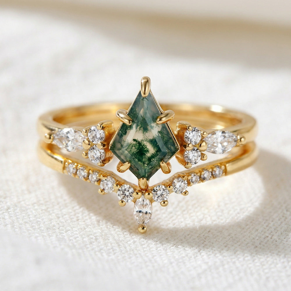 Gitane Moss Triangular Ring Set