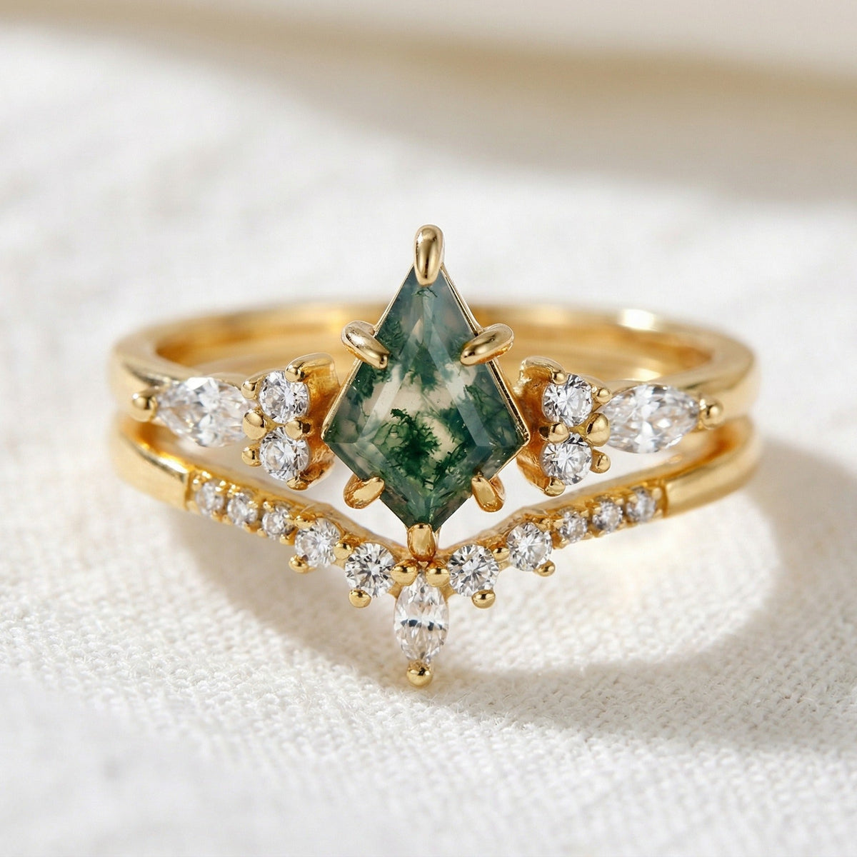 Gitane Moss Triangular Ring Set