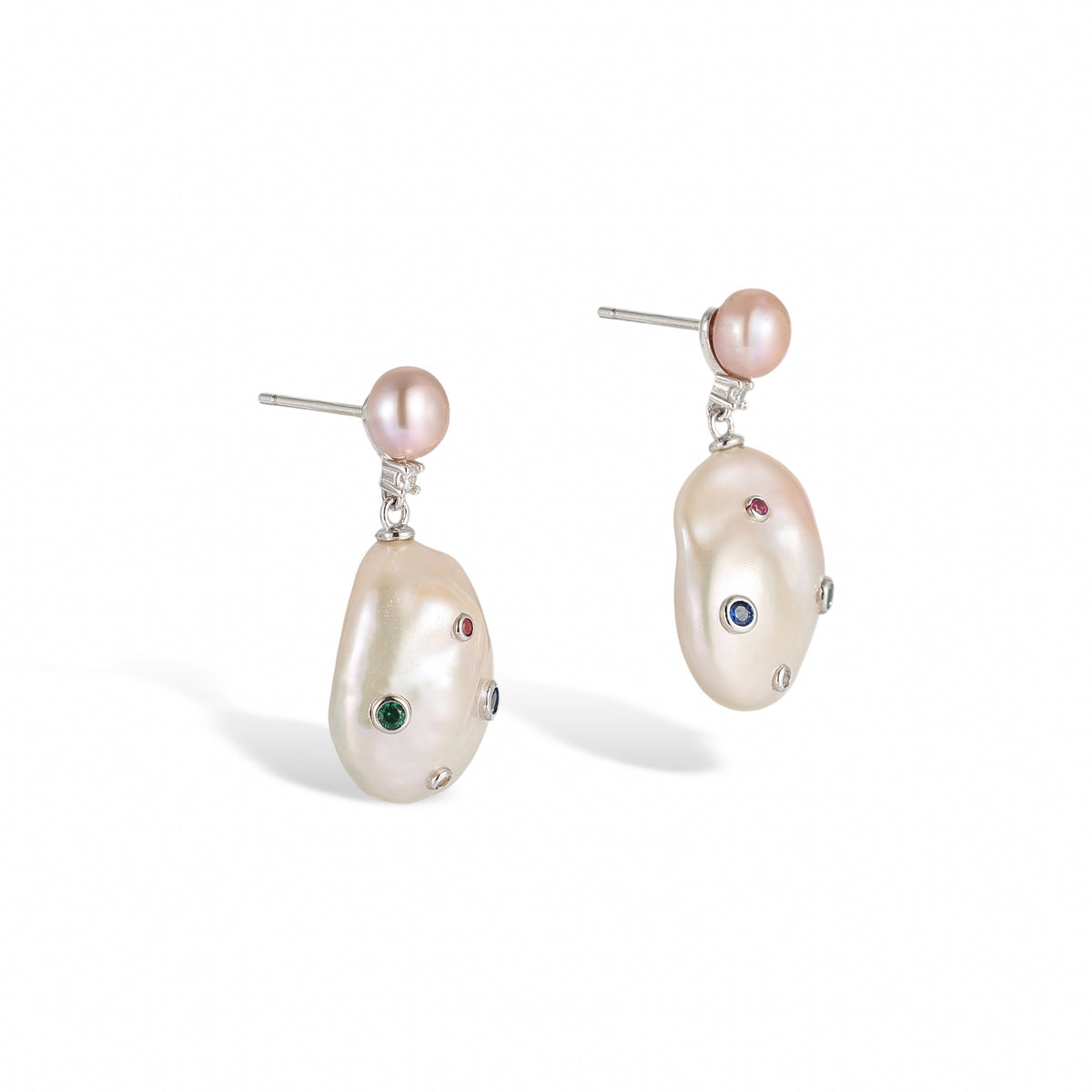 Gravé Finement Baroque Pearl Pink Earrings