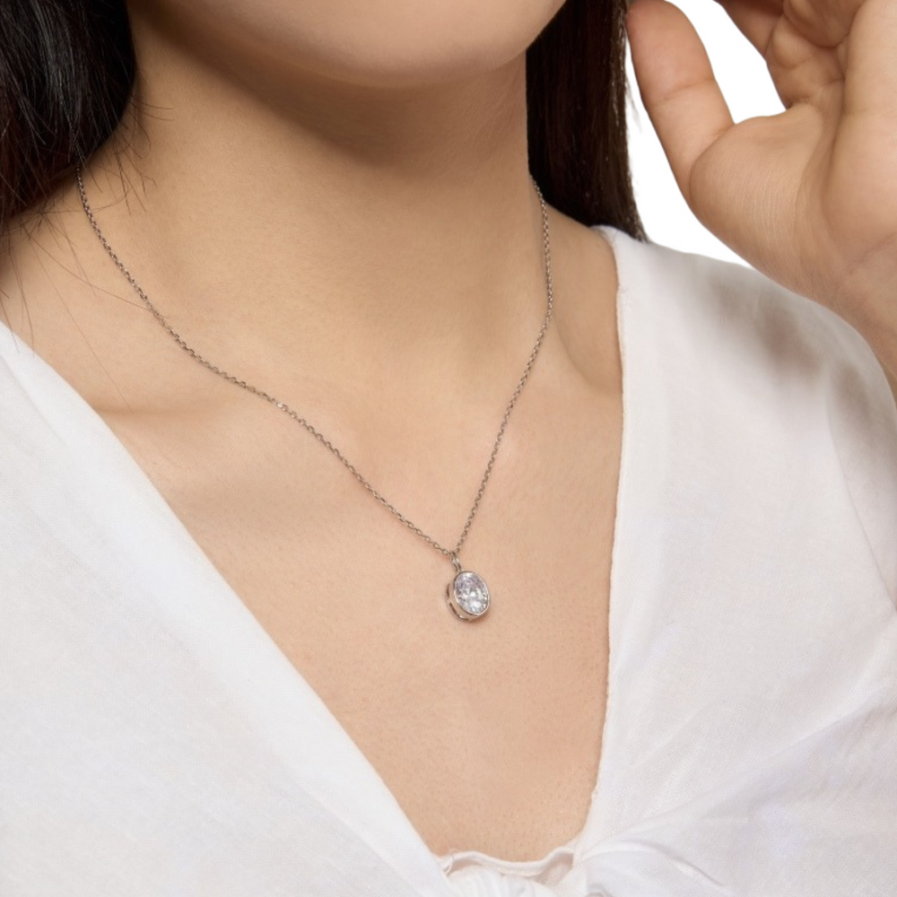 Ingrun White Oval Necklace