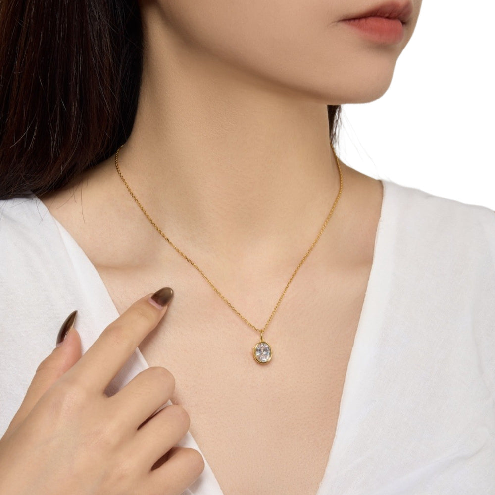 Ingrun White Oval Necklace