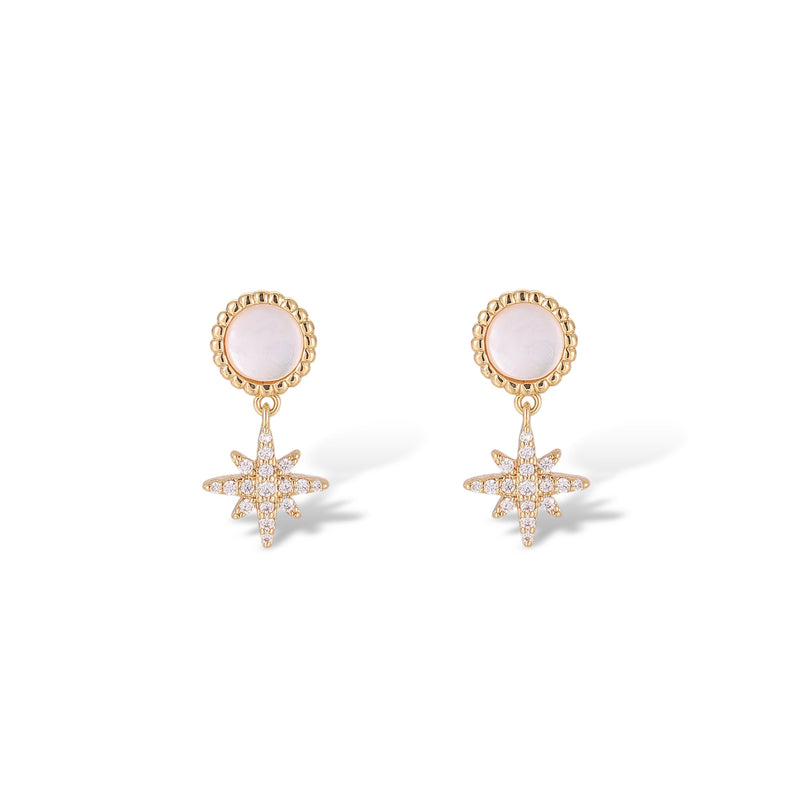Jacinthe White Shell Starburst Short Earrings