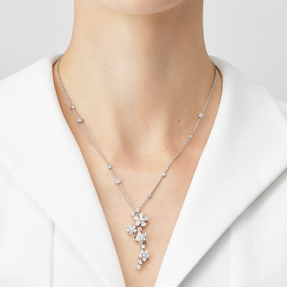 Jeanne Blooming White Floral Necklace