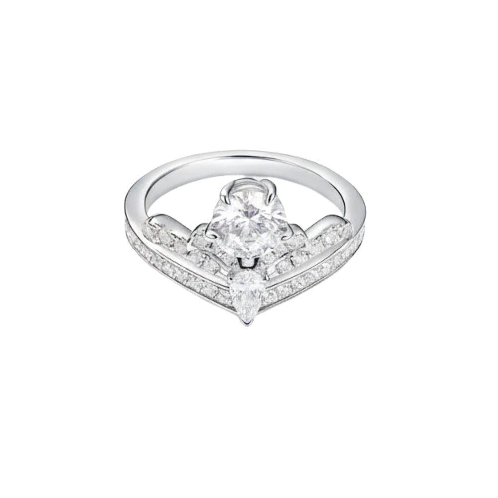 Julitte White Crown Ring